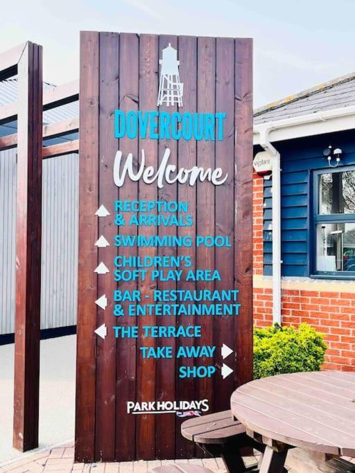 Lola'S Caravan. Your Home Away From Home. Parkeston Экстерьер фото