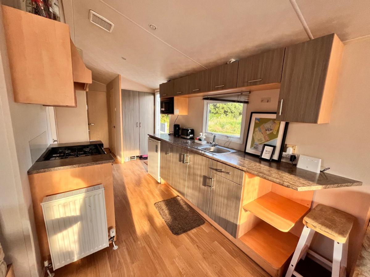 Lola'S Caravan. Your Home Away From Home. Parkeston Экстерьер фото